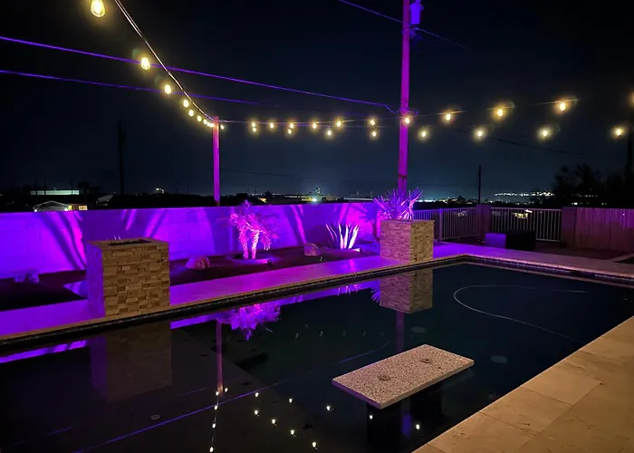 Desert Rose Oasis, Pool, Firepit, Views! Lake Havasu City