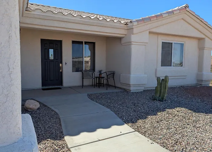 Desert Rose Oasis, Pool, Firepit, Views! *