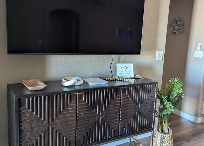 Desert Rose Oasis, Pool, Firepit, Views! Lake Havasu City